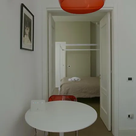 Apartment Lion